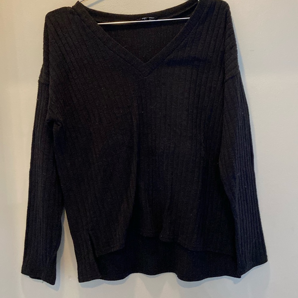 Long sleeve v-neck sweater